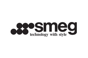 Smeg Espresso Machine 50's Style ECF02BLEU Black 220 - 240 V: buy online on  MK2Shop